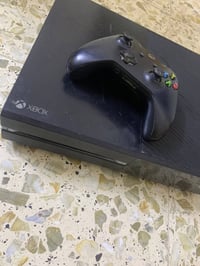 اكس بوكس ون • XBOX 1 • جهاز العاب • كامل ملحقاته • مستعمل • زعفرانية