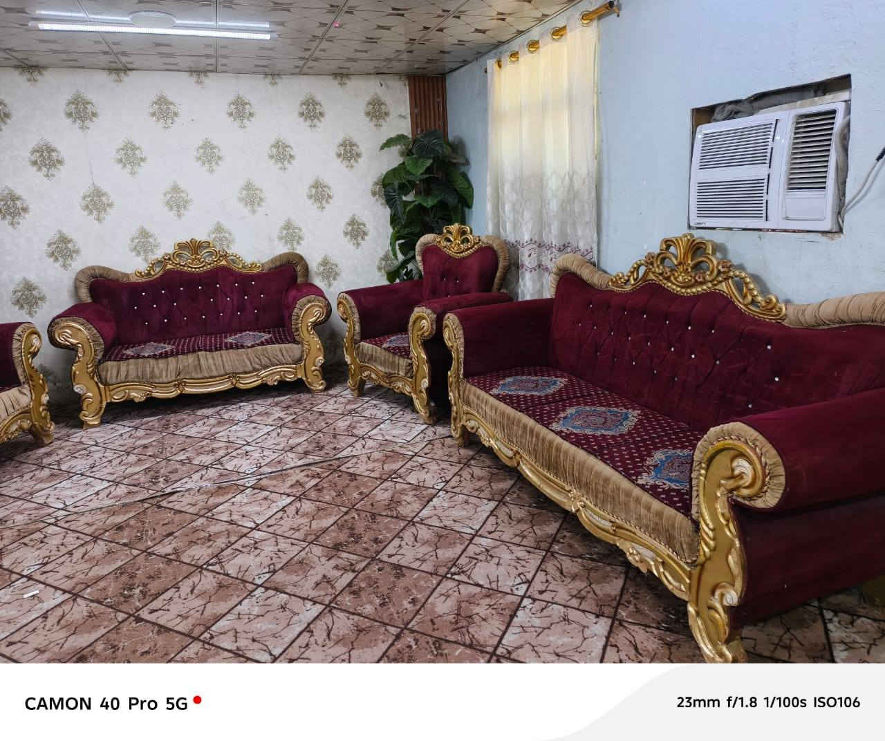 تخم ملكي 10 نفرات نضيف 240 المكان الكاظمية يوجد توصيل ***********
