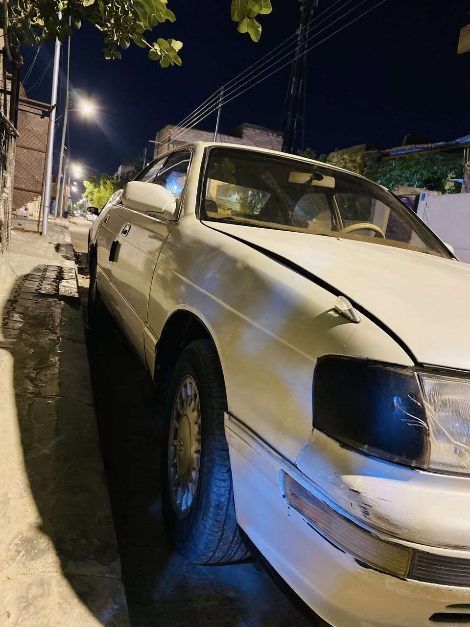 السلام عليكم. سياره بطه متصل رقم بغداد حرا تحويل أو وكاله سياره جديده وحلوه كفاله كير ومحرك كفاله تخم تيارات حداديه فول تبريد ثلج 
مكان سياره البصره ٥ميل قرب سوك 
سعر سياره 45ورقه 
رقم هاتف ***********
