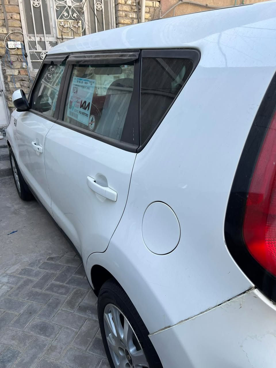 السلام عليكم 
صول 2015 وارد امريكي
باب وجاملغ مبدل و بنيد تجاري مكينه وكير جدد (الكير عادي) تخم تاير جديد حداديه خير منالله سياره باسمي رقمها بغداد مكينتها 1600 سعرها عالخاص هذا رقمي
+964 772 768 2776
