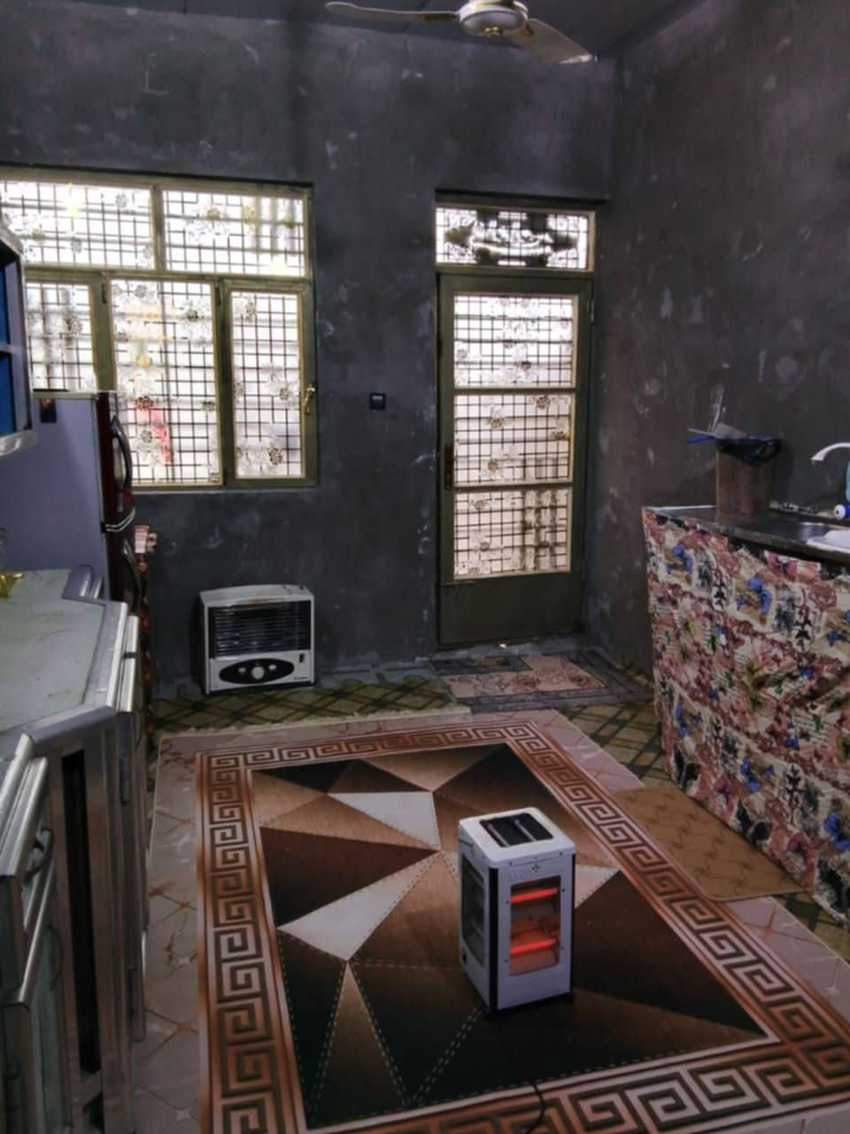 سلام عليكم بيت للبيع مساحه 180 حي المتنبي قرب المشروع غرفتين وصاله ومطبخ استقبال الاتصال على صاحب الرقم ***********
