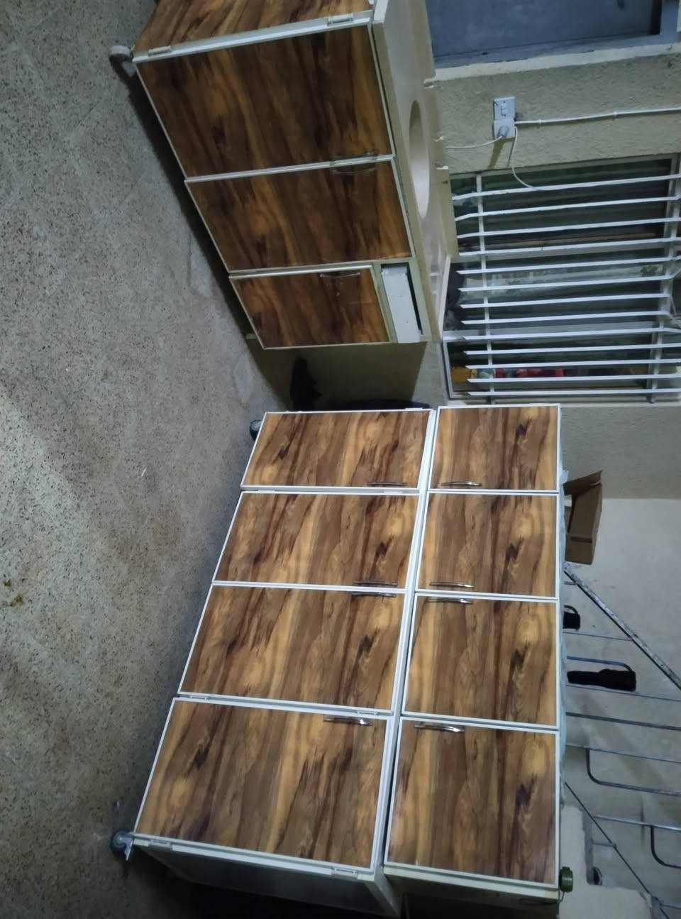 السلام عليكم كاونتر 3قطع الارضي والملحق مترين والسنگ كرانيت متر ونص السعر210مكاني الزنجلي للاستفسار ***********/***********
