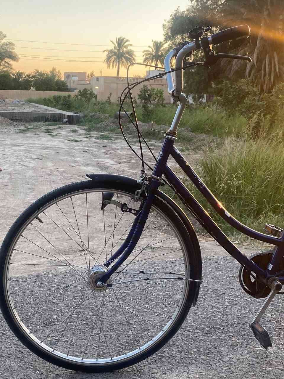بايسكل للبيع
حجم 27 
لون مميز (نيلي )
بايسكل تبديل نمر 
كلة شغال ما بي نقص ه
كشن كلاب 
لباسكل فول 
نضيف أي زنجار ما بي 
لمكان بغدا. 
لسعر (130) وبي مجال 
راسلني علا هاذة لرقم 
*********** ما بي وتساب 
اكتب بالتعليقات ورد عليك بحسابي لثاني
