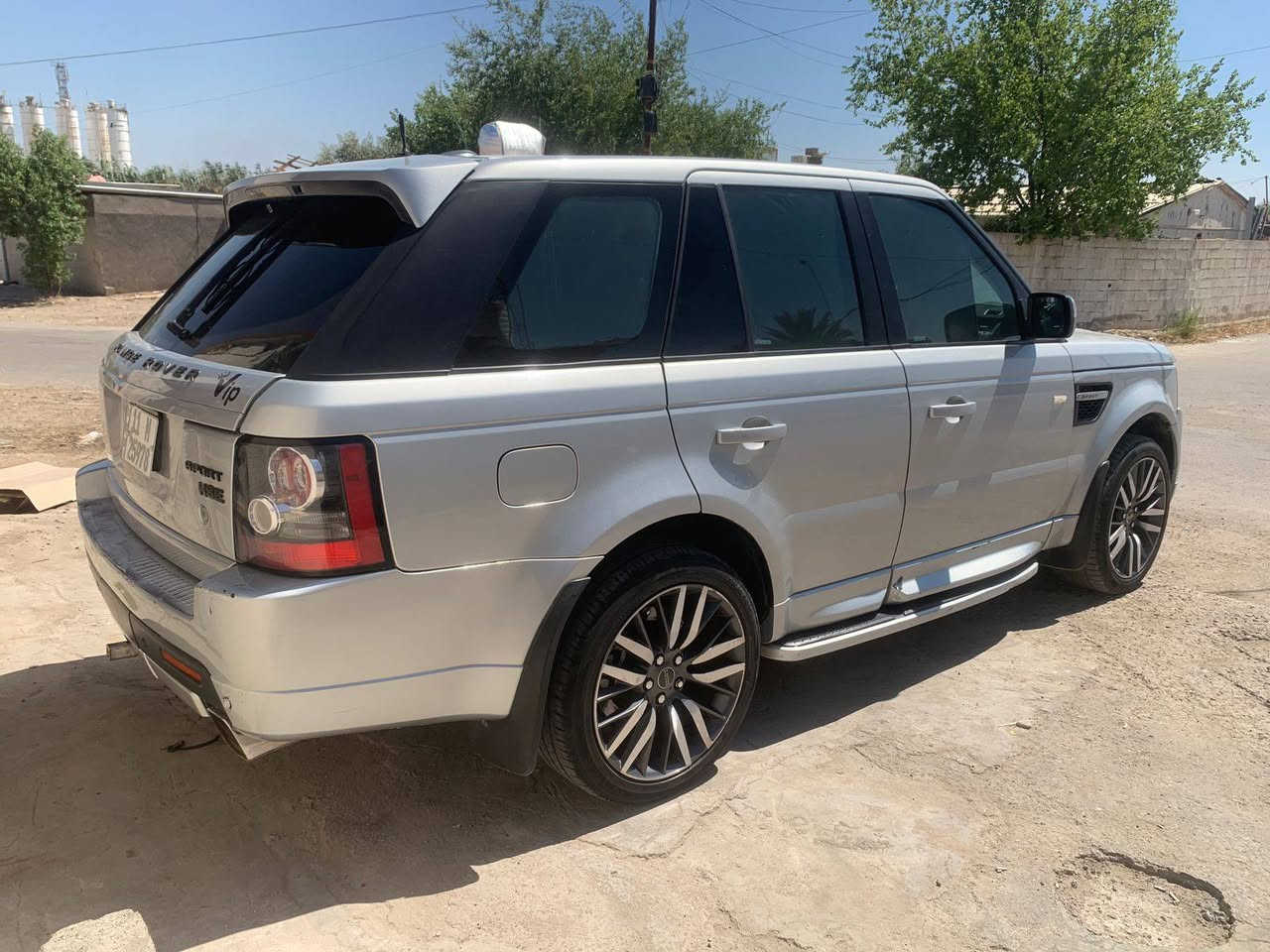 السلام عليكم
رانج روفر 2009
محدثه 2013
سياره جاهزه بدون نقص محرك كير 

السعر. 107 $ / 
مكاني بغداد التاجيات قرب مرور 
رقمي ***********
