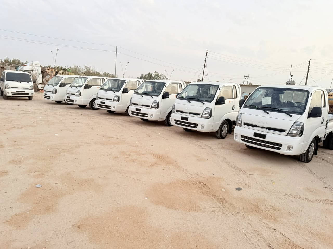 كيا  موديل 2025 زيرو بدون رقم  تترقم جميع المحافظات ضمان من الشركة لمدة سنتين
السعر بدون رقم 160 ورقه 
سعر مرقم وكامل بأسمك ب 173 وقه 
مكاني البصرة سفوان للاستفسار ***********
***********
