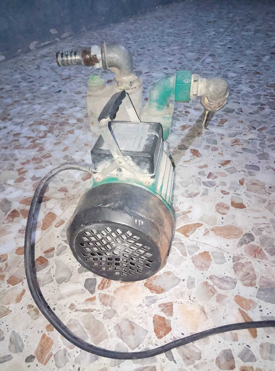 البيع روبن جديد ما مستخدم الصلي القديم جان مخزون +ماطور ماي ثلت ارباع شغال عل الفحص الشمجي الصلي بكاني بغداد المين ***********
