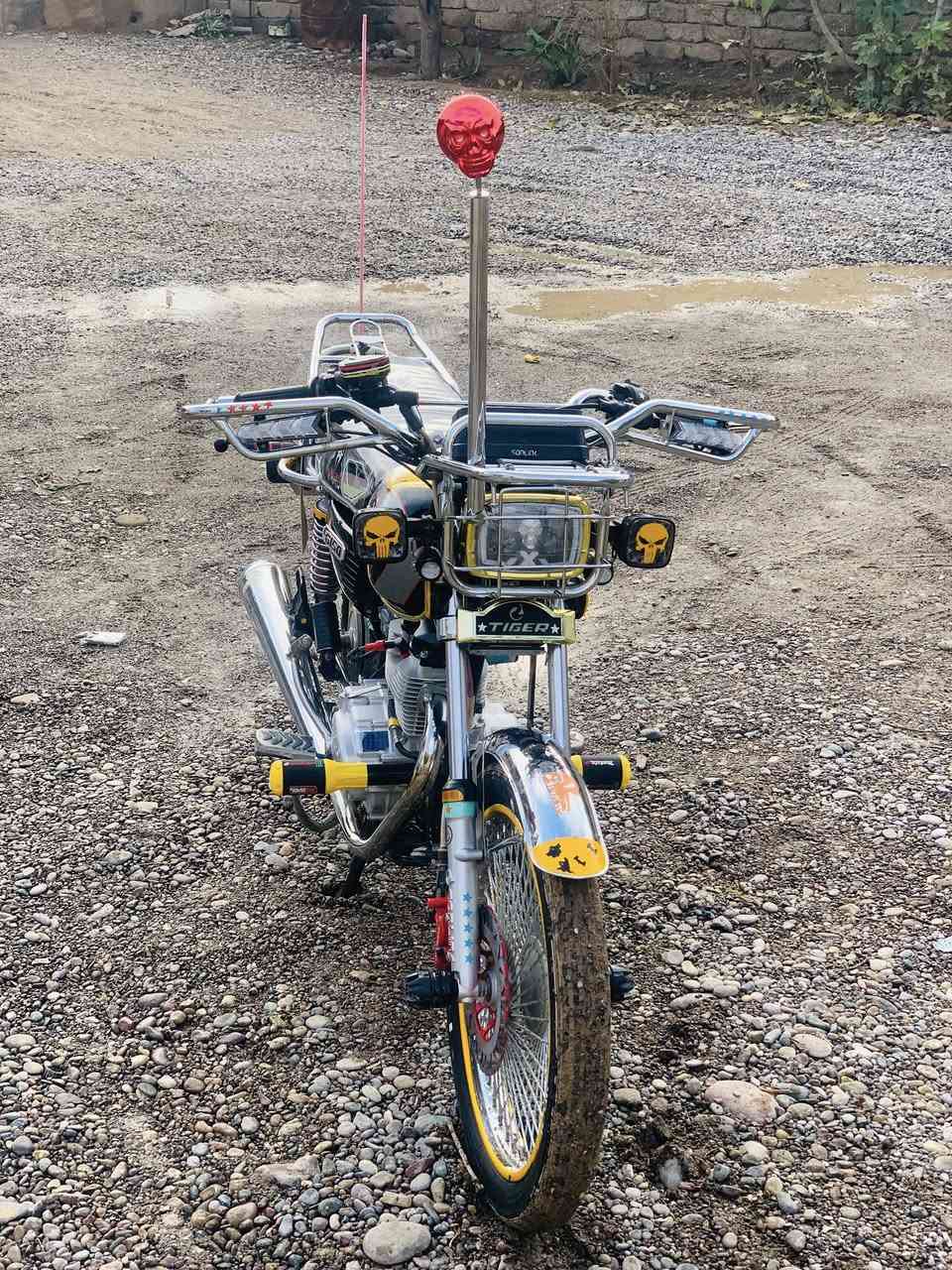 السلام عليكم 
تايكر23 فول ومكفول شوف العين 
مكاني الشرقاط الساحل الايسر 
السعر. 700 وبي مجال 
الهاتف ***********
