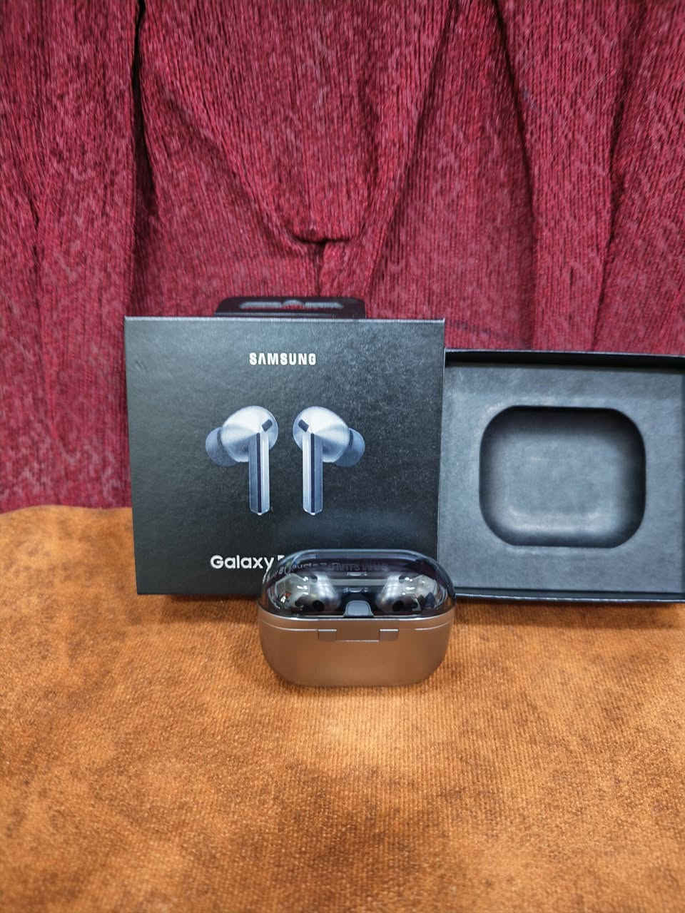 سماعة بلوتوث سامسونك بودز 3 برو بعدهي جديدة كسر كارتون ضمان وكالة استخدام فقط للتجربة لونهه فضي مكاني بغداد  الزعفرانية السعر 125 ألف رقم الموبايل ***********
