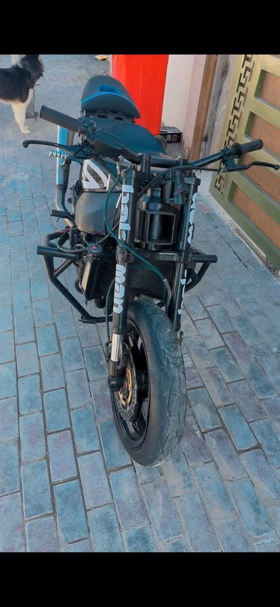 السلام عليكم
للبيع كاوسكي 2004
مجفت شغل مضبوط لا صوت ولا دخان ادامه عامه عليها مكان بغداد  سعر 13 بيها مجال 
***********
