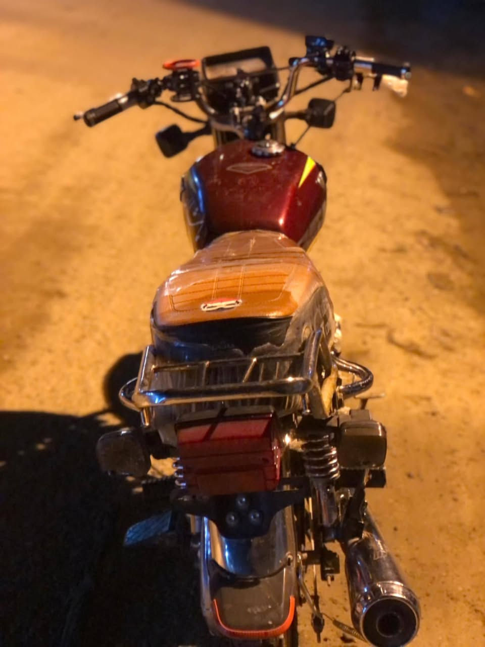 السلام عليكم للبيع دراجة سونلك 2023 محرك 150
اوراق ورقة كرتونية اصولية كهربائيّات شغالة نكرة سلف مكينه بلاد  تايرات جدد السعر 625اوبي مجال 
مكاني ديالى  ***********
