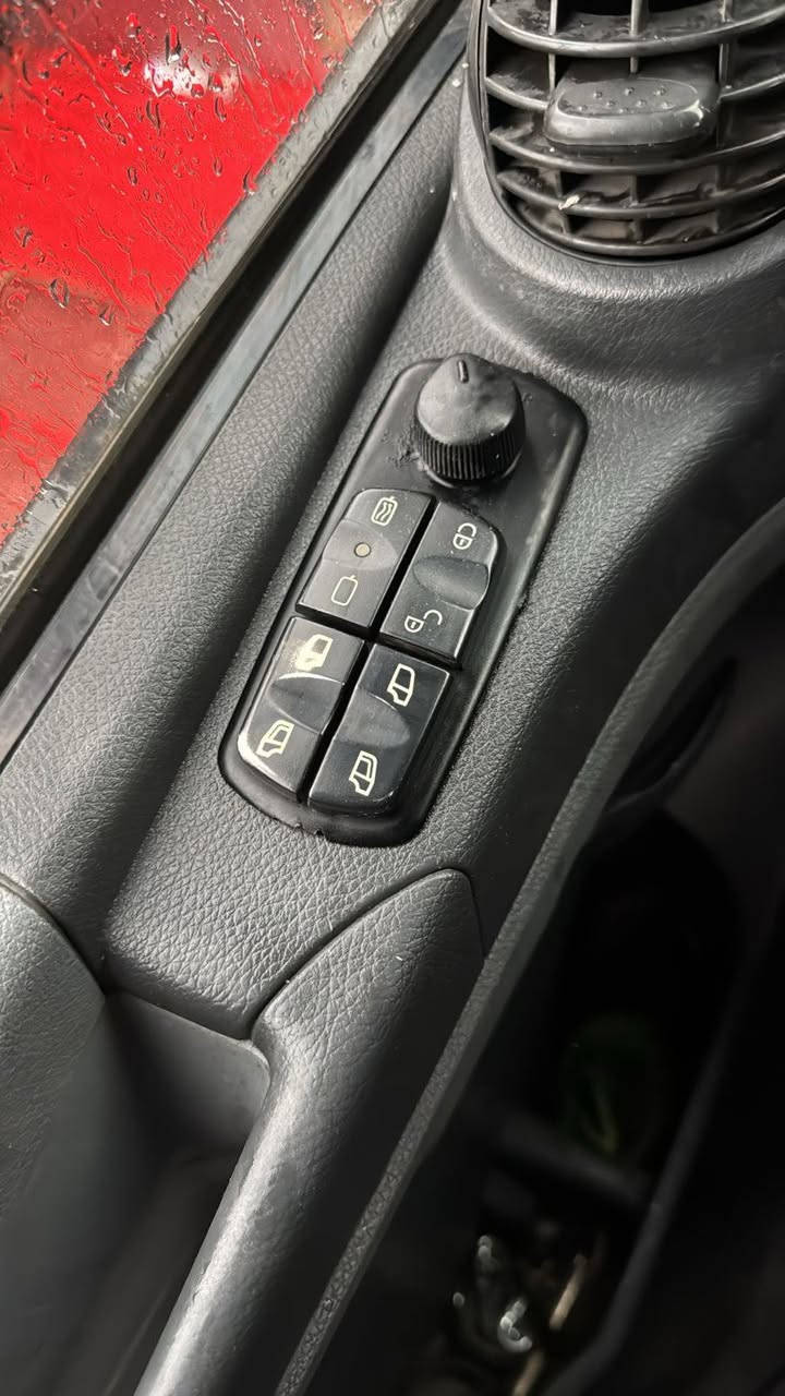 اللبیع مودیل 2014

بۆدی 720
کلوو بەشرت 
سیارە رقم سەنەوی هەزە کلو جدید 
مواصفات
هاف 
ته بريد 
جام كهربا 
دكمه هه زه
 كاميره
بويله ر
قفل مركزى 
مكينه 822
كوشن هيته ر
ماشيه 392000  هه زار
طاخم طايه ر كلو جديد 
چوپ 
*********** واطص اب فابير
