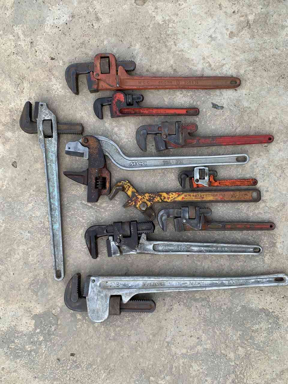 للبيع مفاتيح بايب مستعملة بحالة جيدة 
للتواصل واتساب ***********
