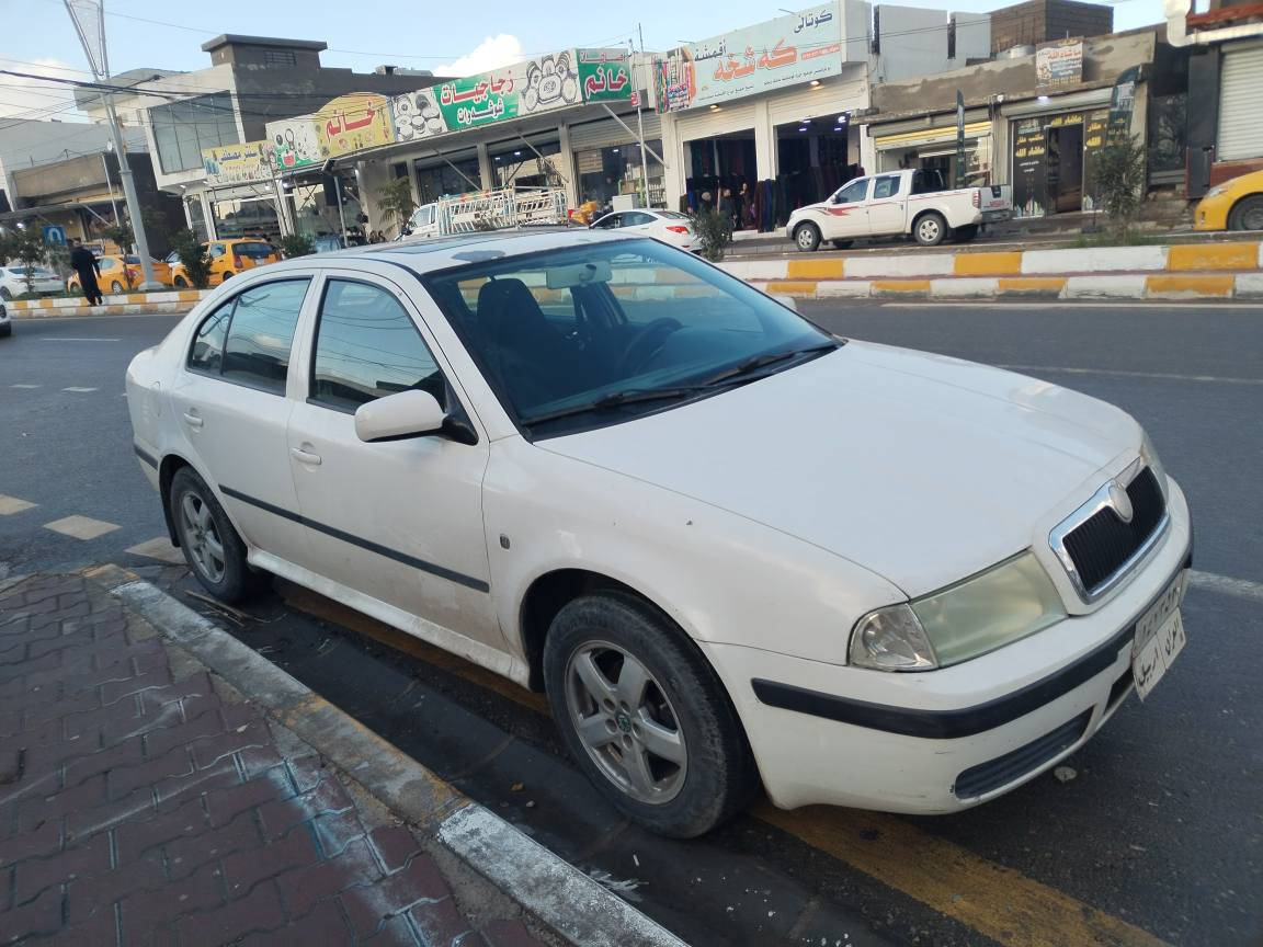 سکودا 2009 4جام کاربا قفل مرکزی سیاریە خاوینە بی مسروف      ژ.م *********** كركوك, العراق
