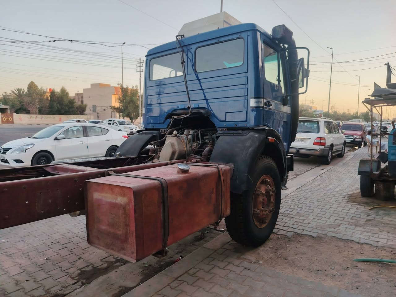 السلام عليكم للبيع البي موديل ٨٩ شاصي طويل
***********
