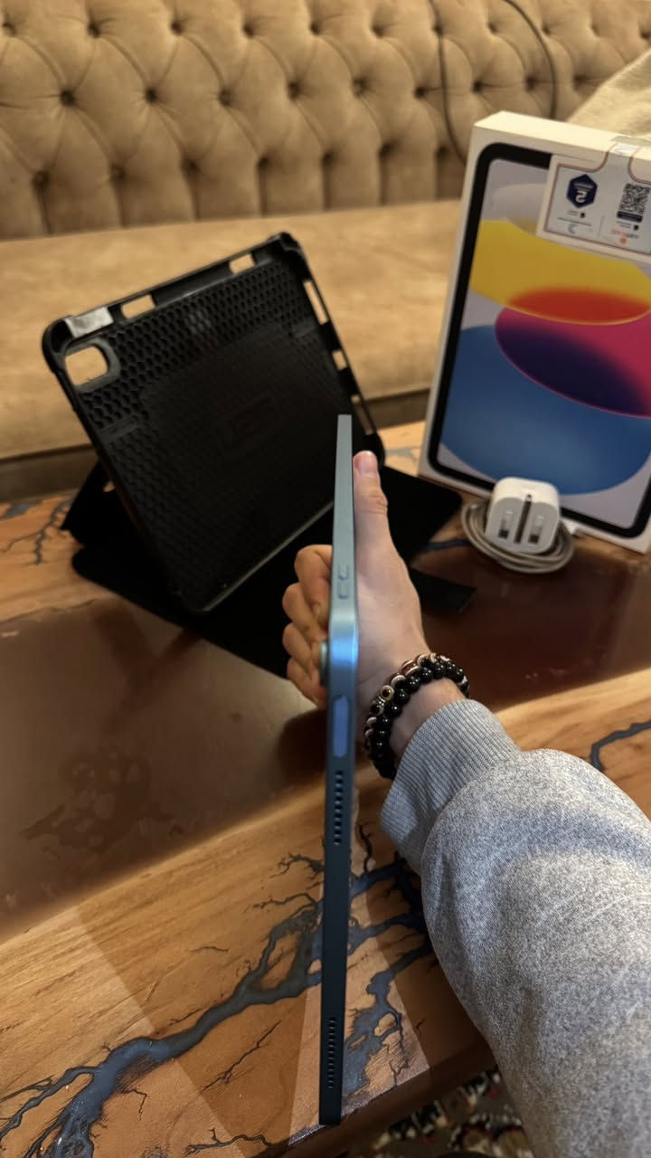 ايباد 11 (A16)ابل ذاكرة 128 استعمال كلش قليل اخو الجديد ***********
كامل ملحقات كيبل وبلك وكارتونة ضمان سنتين انتهاء الضمان 2026/10/16
مكاني بغداد اشارة البياع 
السعر 380
