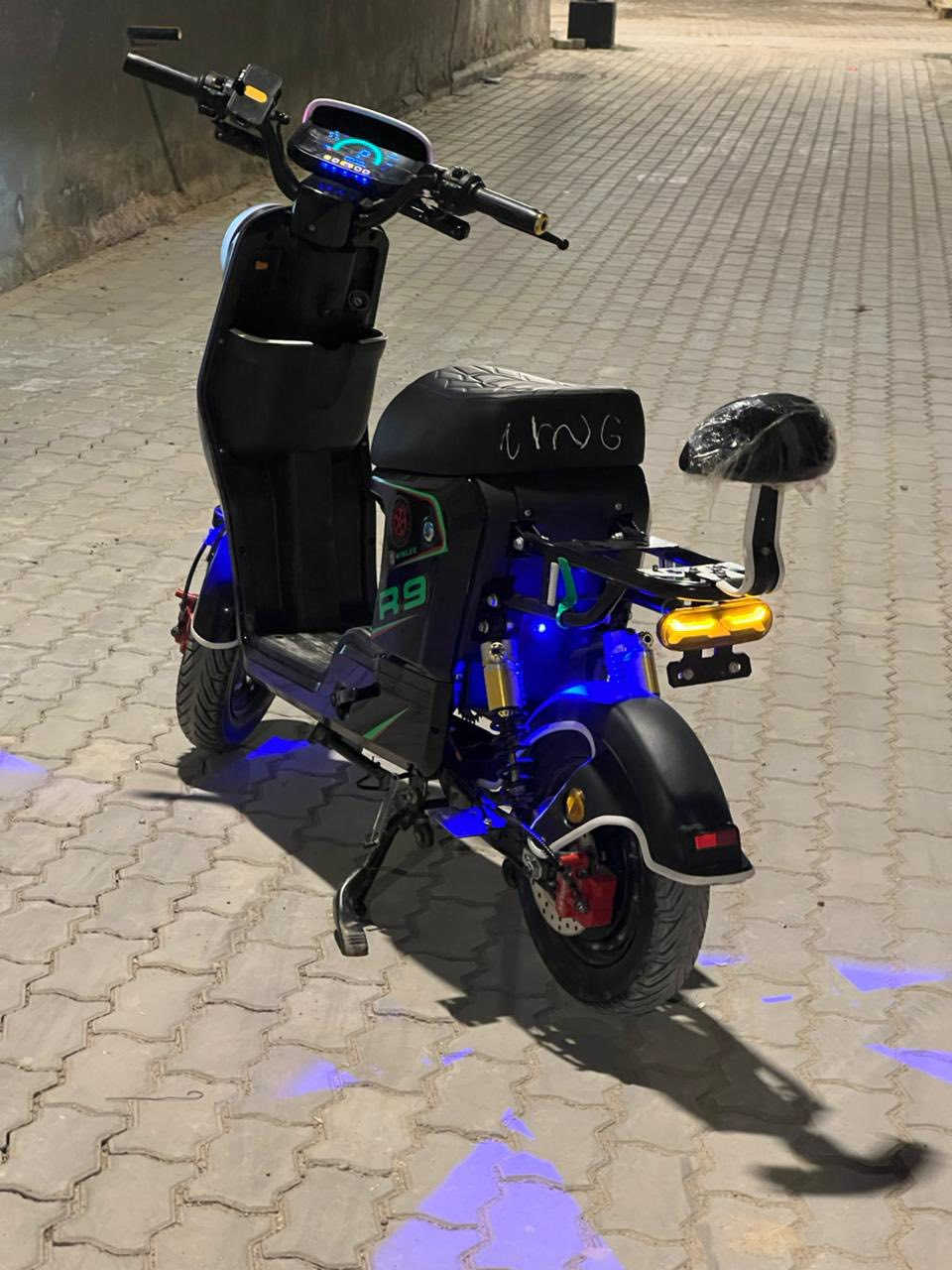 السلام عليكم 
R9
مستعمله اقل من الشهر نضافه 100 الدراجه كفاله من كلشي 
العنوان البصره ابو الجوزي السعر 500 وبيها مجال الرقم ***********
