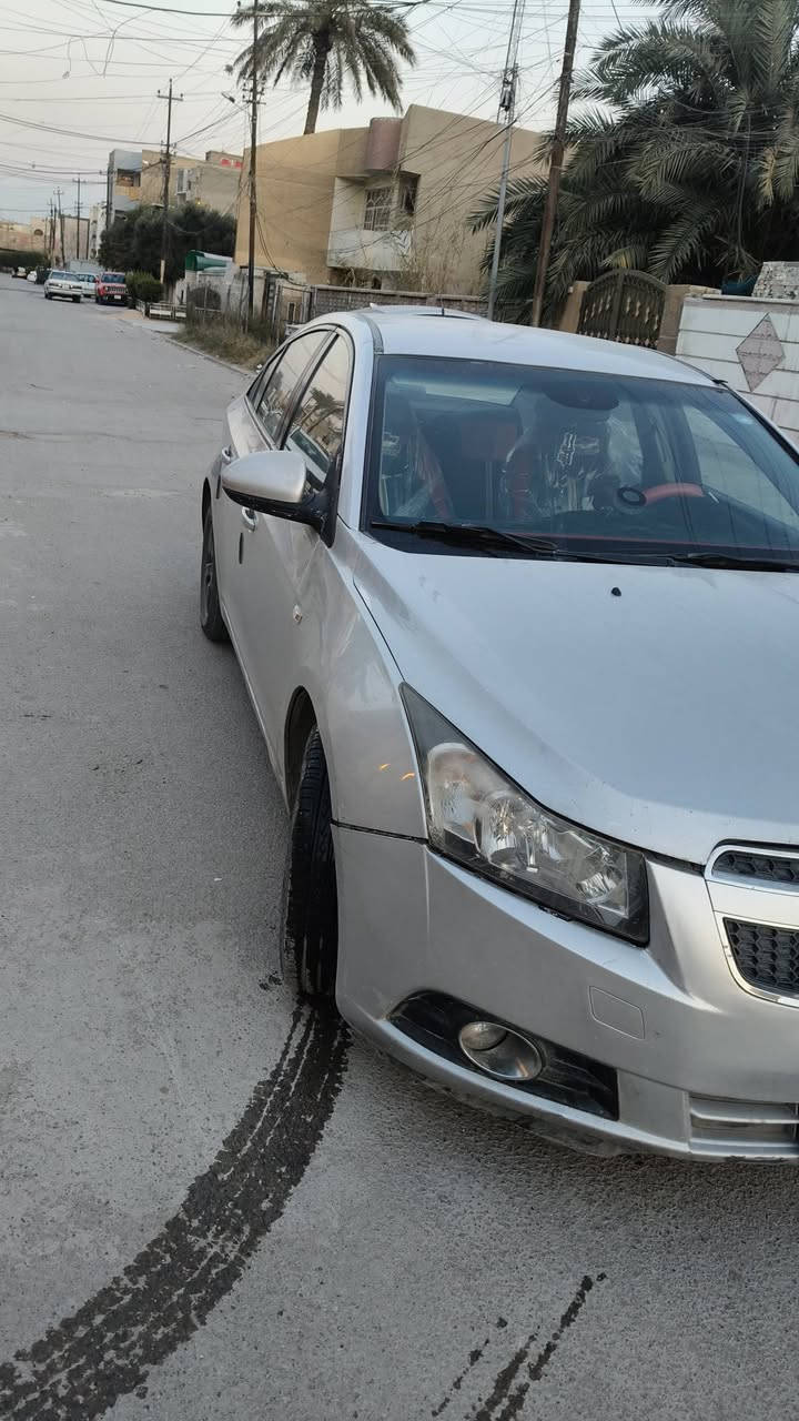 السلام عليكم 
شوفر ليت كروز للبيع او المراوس موديل 2011 
السيارة نضيفه تبريد وتدفئه شغالات 
تخم تاير جديد 
 ***********
