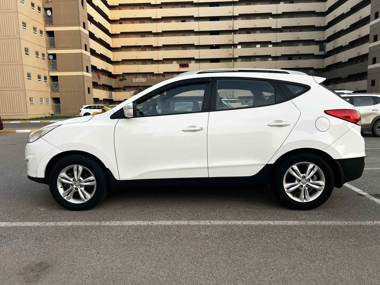 هيونداي توكسان
Hyundai Tucson
 2014 – خليجي 
المحرك: 4 سلندر 2000cc  رقم بغداد بأسمي، سنوية 2030 
العداد: 132,000 كم بدون صبغ، سونار موجود 
محرك وگير ممتاز
شاشة، كاميرا خلفية، فتحة سقف بانوراما،  حساسات خلفية
تغليف كشنات ، ارضية ، صندوق 
📍 الموقع: بغداد
💰 السعر المطلوب: 157 $
للتواصل 
***********
