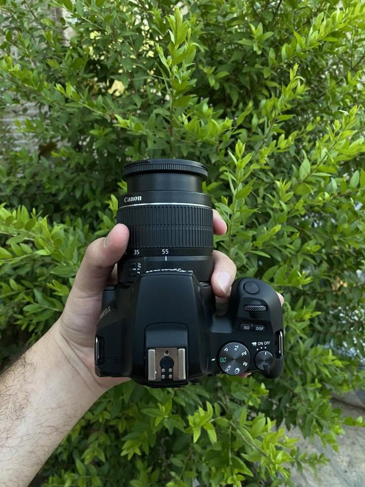 للبيع كامرا كانون 250D شاشة لمس قلاب 4K تصوير +wifi+ بلوتوث
سرعه ودقه وسلاسه فولل
نضافه 100%   
ملحقات 
عدسه 18-55
شاحنه
بطاريه 
حزام
السعر 625 الف وبي مجال 
مكان بغداد البنوك 
لايوجد توصيل


**إذا كنت صاحب هذا الإعلان وتريد حذفه لأي سبب، رجاءا أرسل رسالة إلى الدعم الفني**