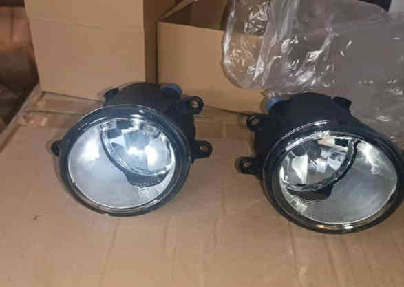 غراض كورلا للبيع...
السلام عليكم... 
لايتات امريكي سعر الزوج 75الف.. 
تخم. بك. لايت 65الف... 
مطريات ابواب درجة اولى 25الف.. 
شباك. دعامية 35الف.. 
بلك خليجي اصلي 20الف... 
بلك امريكي 35الف.. 
بلوجتكرات زوج 15الف كزاز.. 
زراكات اصلية زوج 10الف... 
سيم تحويل تدفئة تبريد.. 15الف... 
صاجيات ابواب 35الف... 
فلنجات زوج 50الف ضمان سنه.. 
سيم جنطة 10الف... 
مرايات جانبية زوج 60الف اسود... 
يدة قمارة 10الف الوحدة... 
مطريات ابواب بصف جام 30الف تخم... 
كبات حجم. 15و16 سعر تخم 25الف... 
قفل جنطة 20الف... يوجد توصيل لكل مكان... ***********
