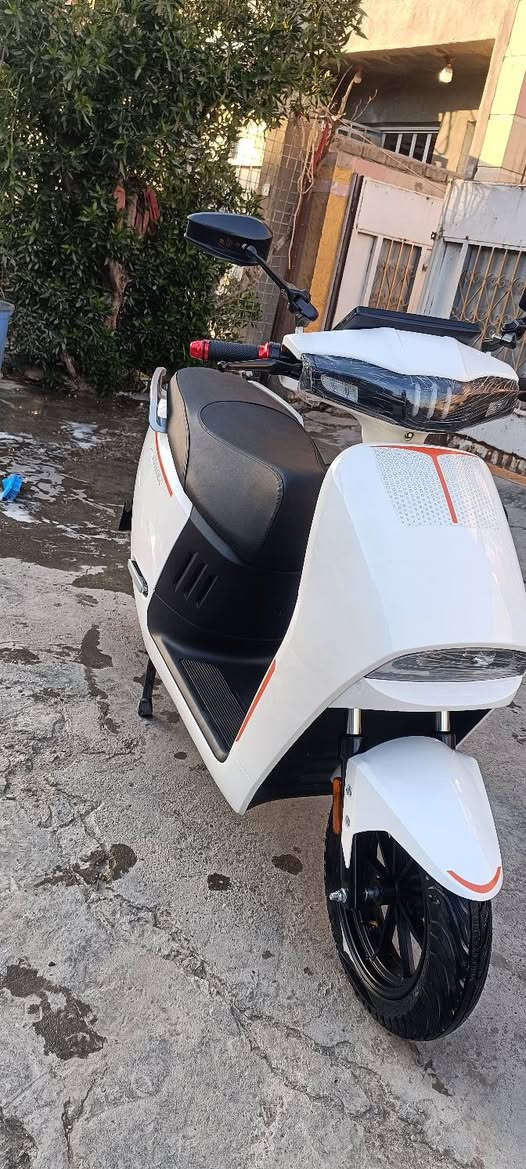 الوحش المحوري 5000w الدراجة زيرو صار اسبوع من مشتريها ومستخدمة يومين فقط الشراي يتصل ***********
