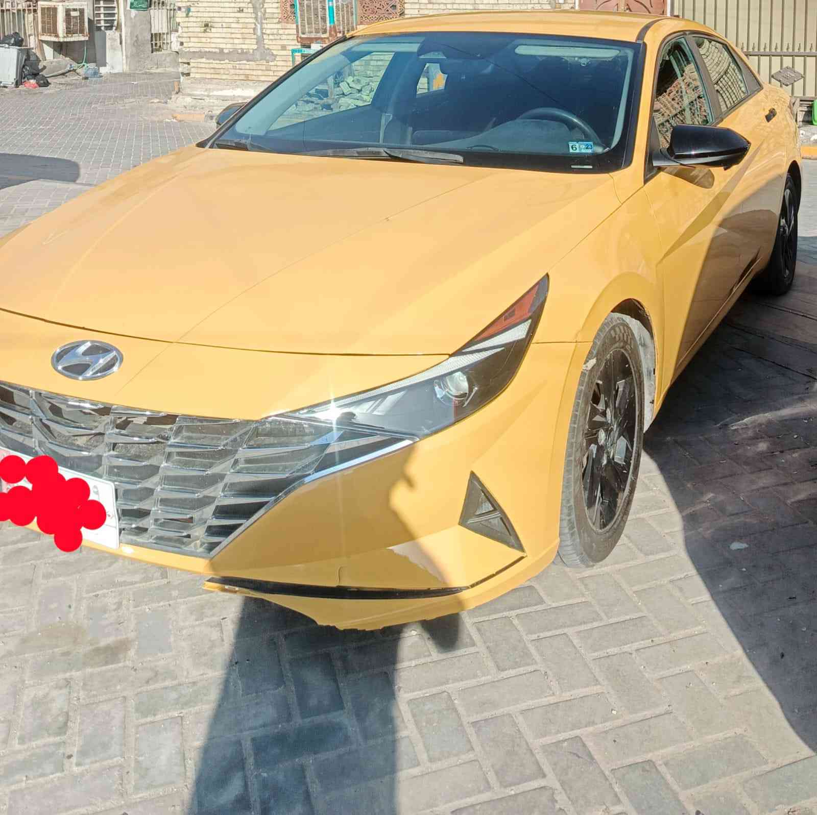 السلام عليكم السياره مديل 2021باسمي تحويل ثاني يوم مكينه ألفين تبريد شغال مصفره هيئه وغرامات السياره جديده بس يرادلها ترتيب دعاميات رادارات بسمه السعر 132 وبيها مجال الرقم ***********
