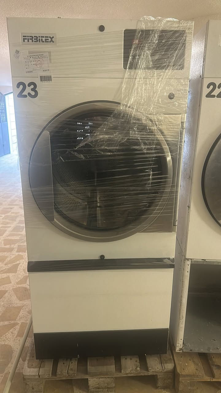 للبيع و يوجد لدينا مجفة. سويدي ٣٠ كيلو مكينة تغليف لايلون  و نورفة  تواصل عل واتس 
***********
