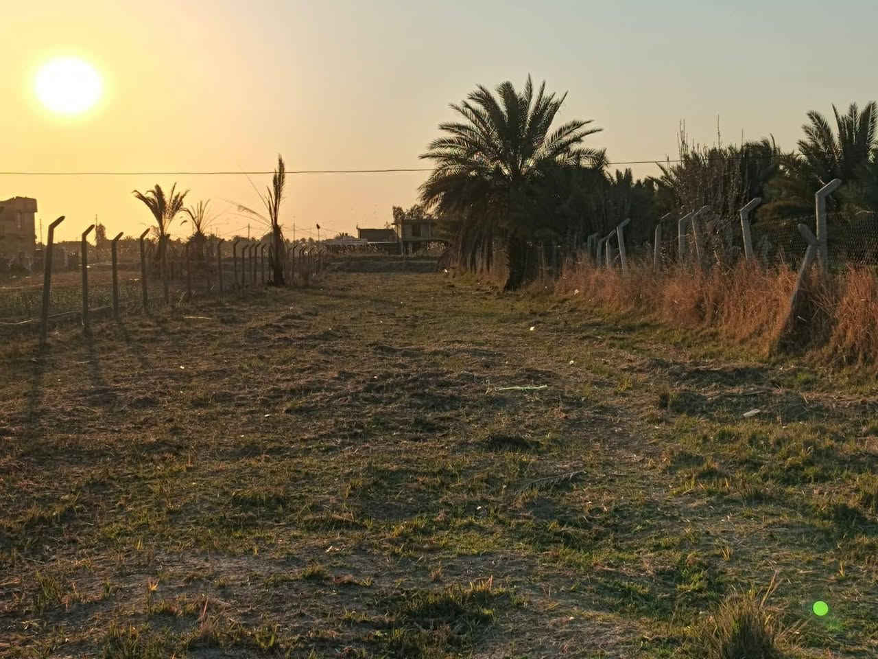 السلام عليكم ورحمه الله وبركاته
١٠٠٠ متر  للبيع 
جنس العقار: طابو صرف زراعي سند 25 
العنوان : مقابيل العلويه شريفه بنت الحسن عليها السلام 
من جهة مدينة الالعاب 
السعر :- ٤٥ مليون وبي مجال 
للاستفسار اكثر تفضل خاص


**إذا كنت صاحب هذا الإعلان وتريد حذفه لأي سبب، رجاءا أرسل رسالة إلى الدعم الفني**