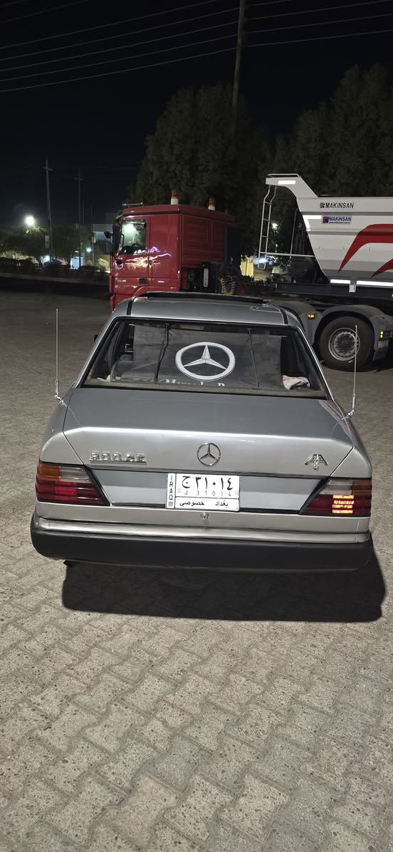 سلام عليكم
مارسدس موديل ٨٨ 
صبغ جديد 
دواخل جديد 
باتري جديد 
تايرات جديد 
محرك كير ابشرط 
شرط تحويل وكاله 
مكان سياره ديالى خانقين 
سعر السياره ٥٨ بي مجال قليل 
***********
