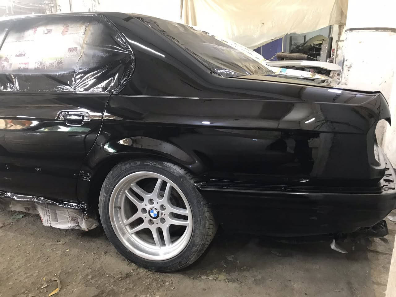 السلام عليكم
تخم ويل m  حجم 17 تو سايز للمراوس بويل هم m نفسة بس حجم 18 تو سايز مكاني الغزالية
***********
