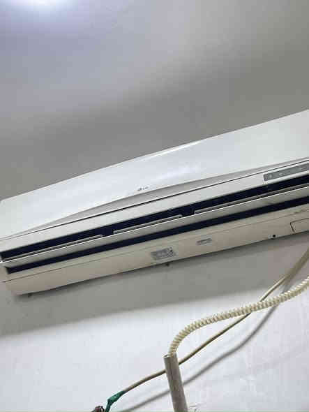 سبلت Lg طن ونص خير من الله تبريده وتكييفه كلش زين سبب البيع فتحت مشروع ومانجح سعره 400 قفل شرط السبلت تفحصه اذا مايبرد او يكيف انطيكيا بلاش ***********
