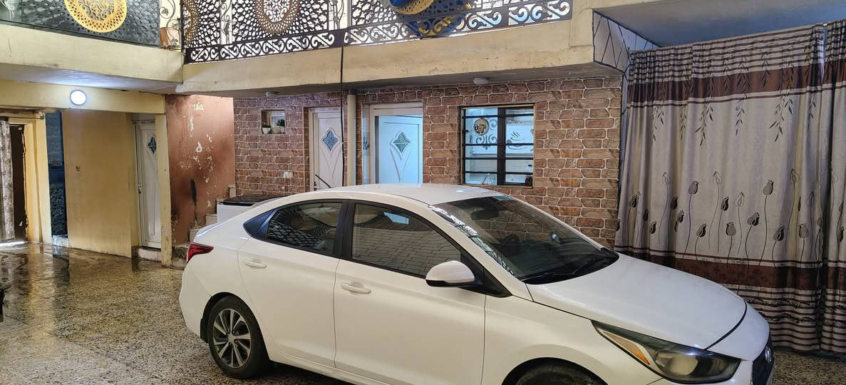 دار للبيع 210 متر شرقي طابق ونص بسم شخص واحد ***********
