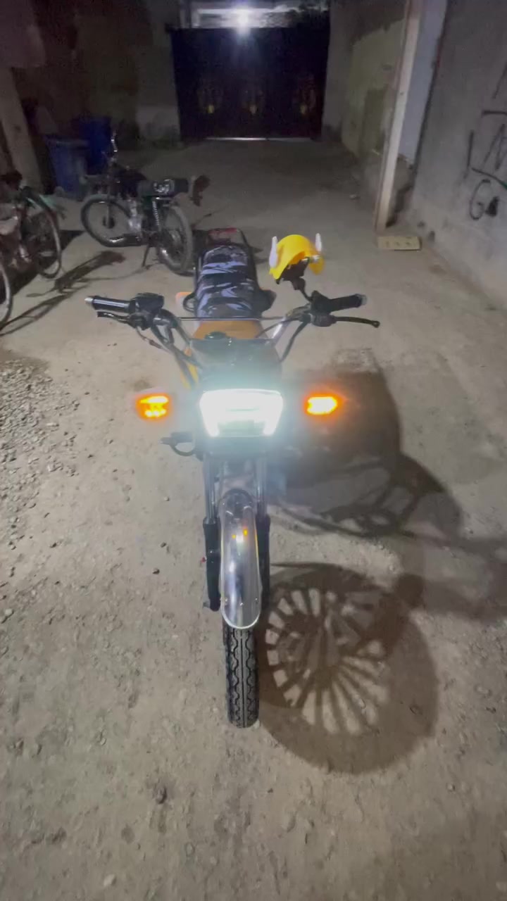 #للبيع
سلام عليكم دراجه سيفان موديل 2025 دراجه نضيفه محرك اسود صالصنه اسود  عل بلاد بيه نواقص بسيطه سعر 775 الف وبيه مجال شراي يتصل هــ***********
