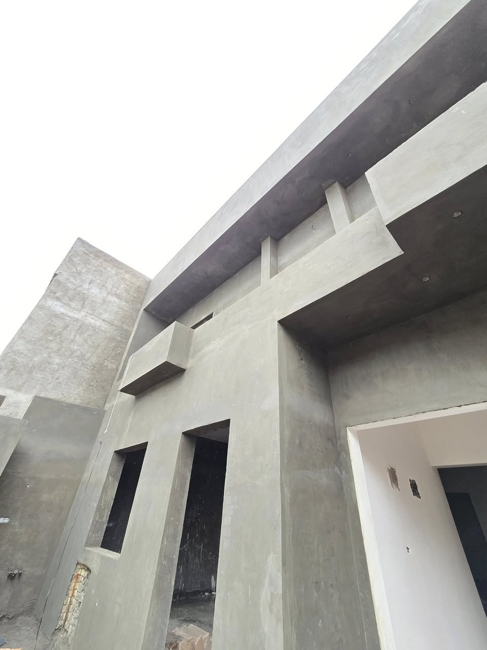 السلام عليكم كادر لبخ اسود وبياض وخارجي وجهات سقل و طلس عمل درجه اولى عمل في جميع مناطق البصرة ***********
