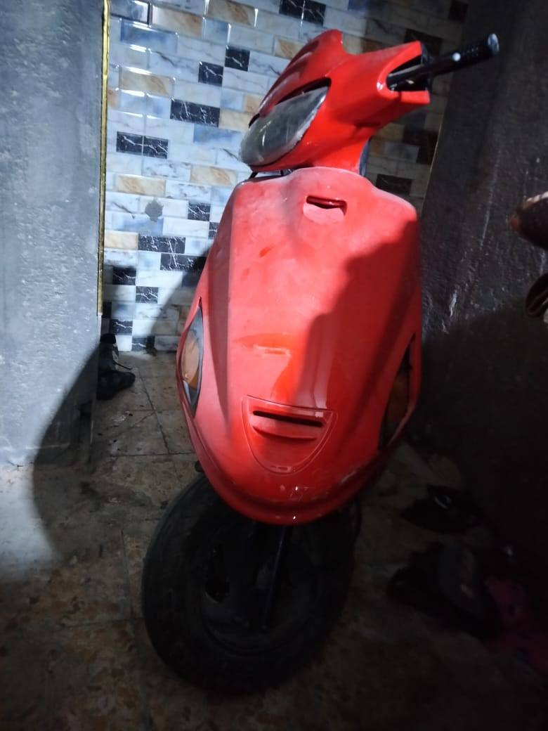 السلام عليكم دراجه فراشه له البيع سعره 250محرك ناعم مفتوحه مره وحده هورن شغال سلف اشاير بس باتريه تعبان ما كاعد يشغل السلف مرات تشتغل سلف مرات لا مكاني ابو الخصيب محليه ***********شغال وتساب بس
