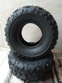 زوج اطارات جدد ما مستخدمات احجامهم كما مبين في الصورة .. السعر ٢٠ الف ...