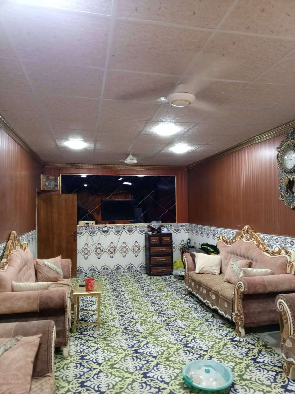 بيت للبيع طابو زراعي سند 25 طابق و نص ثلاث غرف نوم استقبال صاله كبيره ومطبخ وصحيات داخليه و خارجية مع ترك متر مع طارمه 50م المساحة 200م كربلاء حي سومر2 خلف مرقد الحر اتصال *********** ابو سيف المنطقة فيها مجاري باقي بس تبليط كربلاء, العراق
