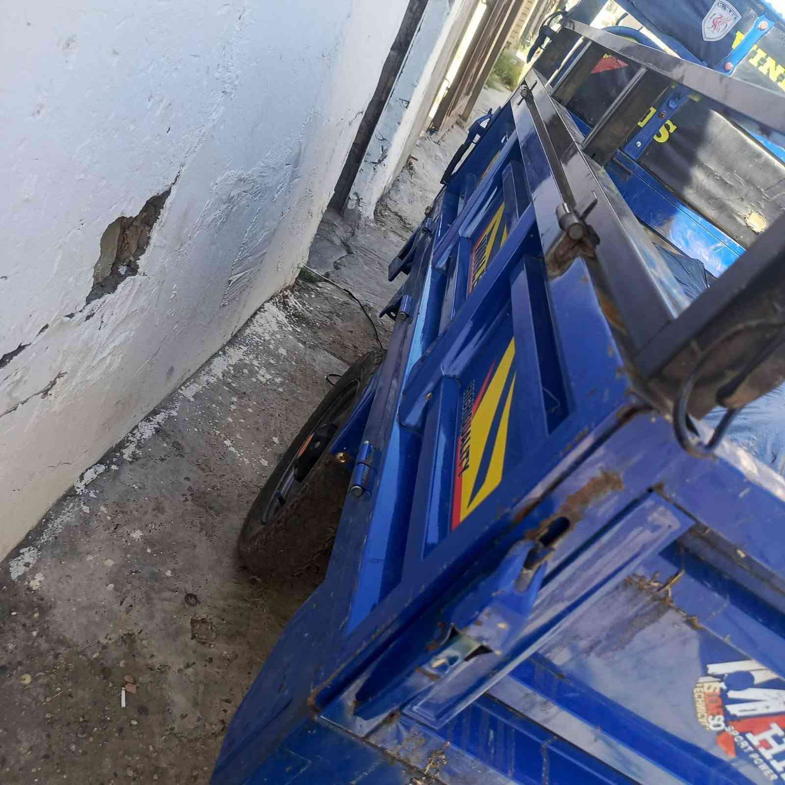 سلام عليكم ستوته شحن لبيع كامله اي نقص ما بيه مكان بغداد الدورة سعر مليون و200بيه مجال


**إذا كنت صاحب هذا الإعلان وتريد حذفه لأي سبب، رجاءا أرسل رسالة إلى الدعم الفني**