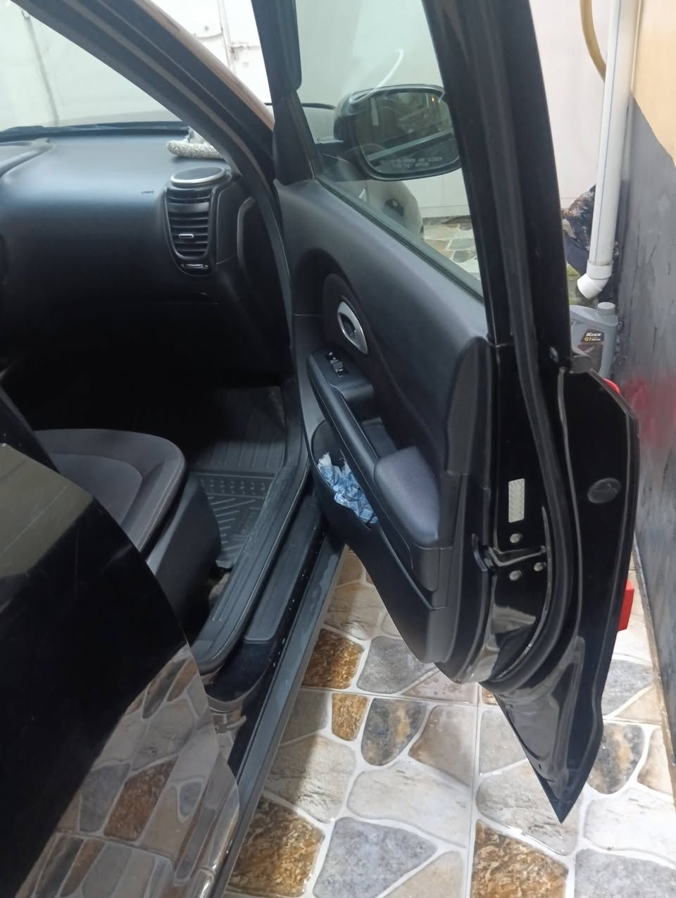 السلام عليكم ورحمه الله وبركاته
كيا صول موديل ٢٠١٥ سيارة ماشية ٩٢ كم كير ومكينة كلها ع بلاد وارد امريكي حادثها بس قبغ جنطة وصور الحادث مرفق وية الصور تخم تاير جديد سيارة ليبل واحد الصندوك معدل ومصبوغ هوة والدعامية الخلفية سيارة اي نقص مابيها ترايها زيرو الاستفسار الاتصال على الرقم *********** متواجد فيس وات ساب 
السعر ١١٥$ وبيها مجال قليل
