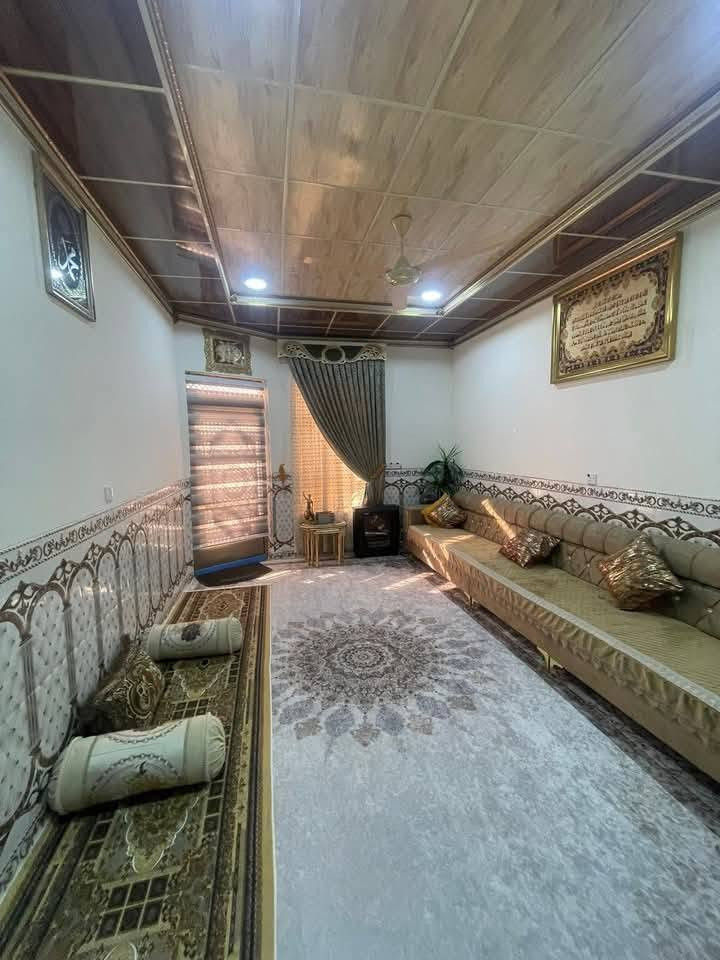 دار 100 م ركن على شارع 20 الوجه 10 و النزال 10 القادسية قطعة 500  قرب المجمع الطبي
طابقين درجة اولى 
⛔️ يباع مع الأثاث او بدون 
3 نوم استقبال مطبخ  3 مجموعات صحية
ارضية بورسلين حزام سيراميك سقوف ثانوية السعر 95  قابل للتفاوض للاستفسار خاص او واتساب 
***********
***********
