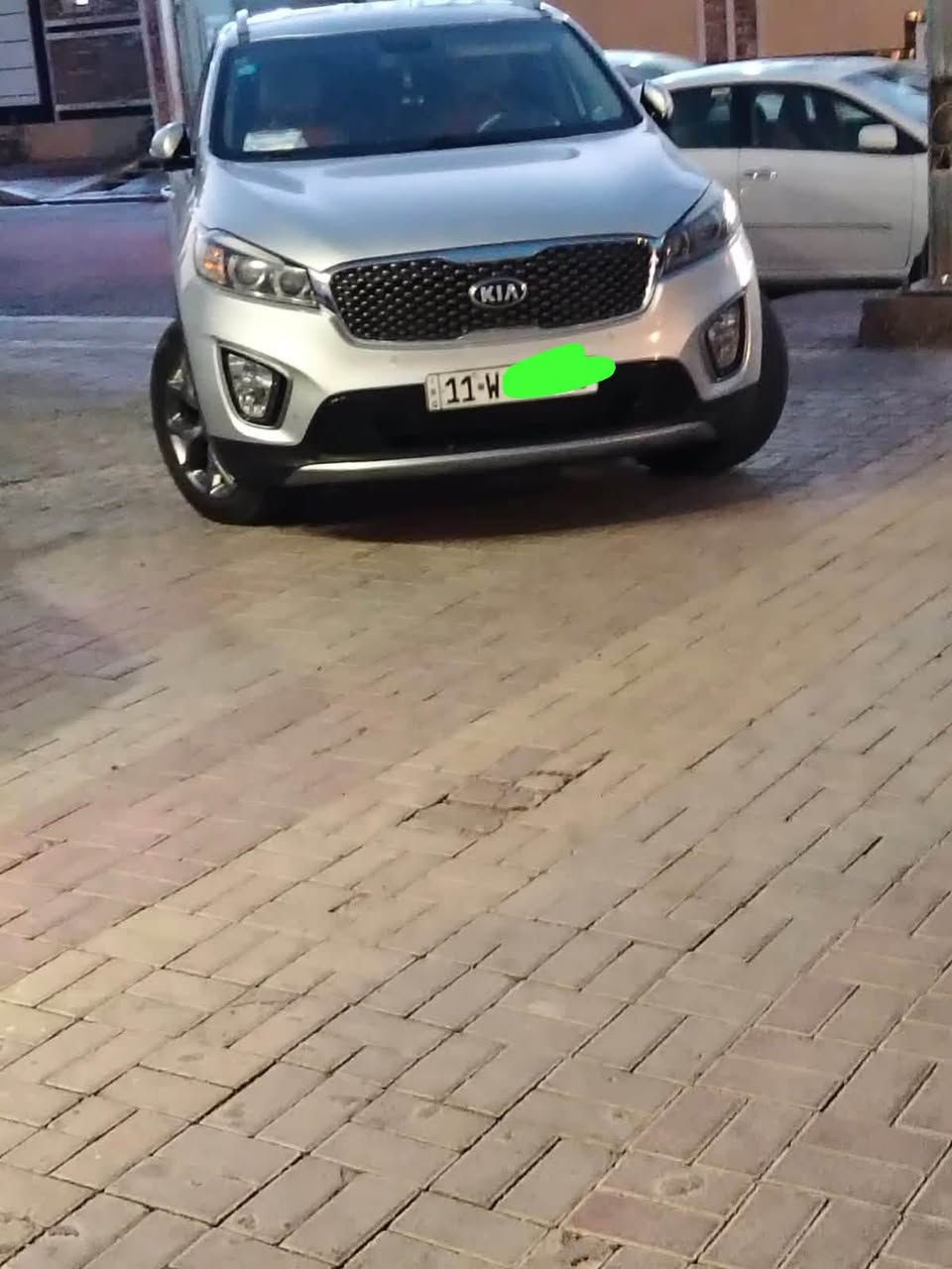 سورنتو 2016 خليجي مكفوله عدا بارد بسيط بصمه تشيغل وابواب حساس خلفي امامي كشنات جلد و كهرباء بردات خلفيه والتفاصيل واضحه بالصور...سعرها 198 للاستفسار ***********
