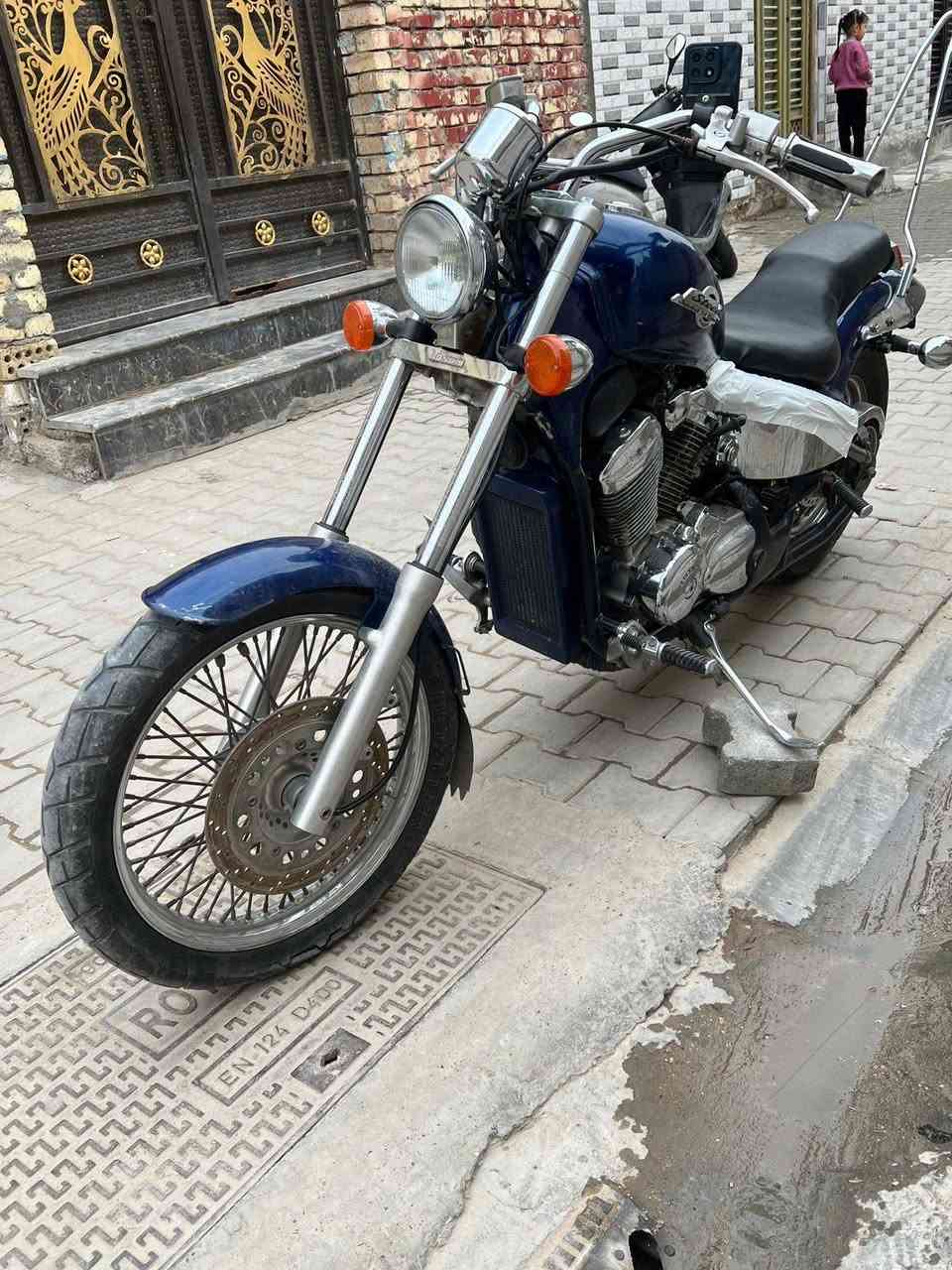 سلام عليكم هونده ستد ٤٠٠
دراجه مكفوله كفاله عامه واوراقهه موجوده كاملات لدراجه مابيهه نقص ترايك وين متريد مكفوله مكفوله
سعرهه ١٦٥٠ الف  مليون و١٦٥٠ تحياتي الكم العنوان بغداد لشعب حي اور
*********** ابو علي
