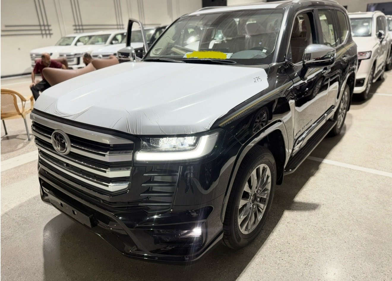 السلام عليكم       
( السياره مغلفه PPF )   وملاحظة الصور من اخذته من المعرض 
البيع لاندكروز   VXLlMlTED موديلها ٢٠٢٤ 
بريم اصلي بدون برده. انتبها على هاي الملاحظة بريم بدون برده
مكينه تنفس طبيعي محرك 4000
فدراليات اليت ٣ عدسات لد امامي وخلفي 
رادار امامي وخلفي وتحديد مسار ونقط عمياه ومانع تصادم
وكشنات كلهن كهرباء  ٥ كامرات وكت لحايه اصلي 
ماشيه اقل ٢٠٠٠ يعني الفين 
مكاني بغداد زيونه 
وتواصل ع رقم

***********
