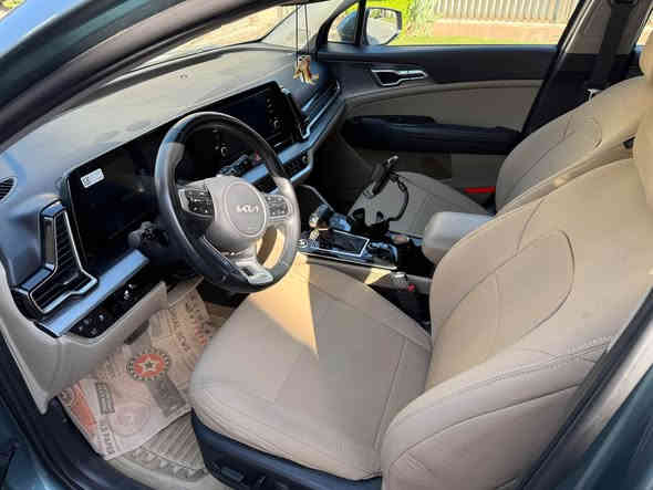 السلام عليكم
للبيع او مراوس 

   سبورتاج للبيع 

  مواصفات GTLINE
        
كيا سبورتج موديل 2023 السيارة مكفولة كفاله عامه  

رقم اربيل هزة ورقم جديد

ماشيه 21 الف كيلو km 🚨✅

خليجي موديل 2023✅ 

بانوراما ✅

سعة المحرك 2.0L✅DOCH

مرتبط بناقل حركة أوتو 6 نمر✅

كشن السائق كهرباء مع تدفئة الكشنات والمقود ✅

حساسات خلفية أمامية ✅

لايت زينون + LED✅

كشافات ✅

بك لايت LED✅

حجم الاطار 235/50R19✅

ويل كب ✅

4 دسك✅

ماسحة خلفية✅

اريل نفكيتر ✅

مفتاح التشغيل بصمة ✅ (بصمتين موجودة)

دشبول شاشة ✅

شاشة Apple Car play✅

كاميرا دوارة ✅

مثبت السرعة Cruise✅

المودات والأوامر الصوتية✅

أوضاع القيادة  Drive Mode✅

فحص أنظمة السيارة ✅

مقود جلد حياكة ✅

شفتات مقود✅

قطعتين تبريد✅

هاند بريك كهرباء ✅

ا ABS ✅

ا Auto Hold   أوتو هولد✅

ا ISOFIX   مثبت مقعد الطفل✅

نظام مانع الانزلاق✅

نظام نزول المنحدرات ✅

صندوك كهرباء ✅

اشارة في المرايا الجانبية✅

مخرج منفذ الطاقة✅

ا  Bluetooth ✅

موقع: بغداد / شارع فلسطين

السعر ٢٤٤بيهامجال للشراي بلعافيه للياخذها

*********** بغداد
