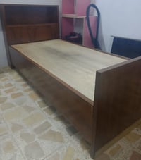 تخت نفر • خشب عراقي • نظيف