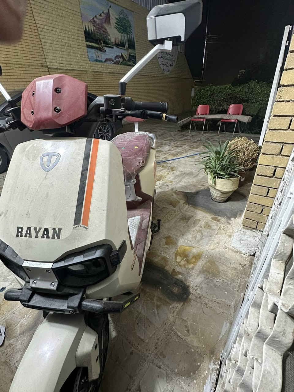 ‏سلام عليكم دراجة شحن للبيع كامل مواصفات دراجة نظيفة سرعتها 120 السعر 1,000,200 في مجال  ٠لون المميز العنوان الكاظميه قرب سعد عبد المحسن متشاور معجنات البيوت الرقم ***********
