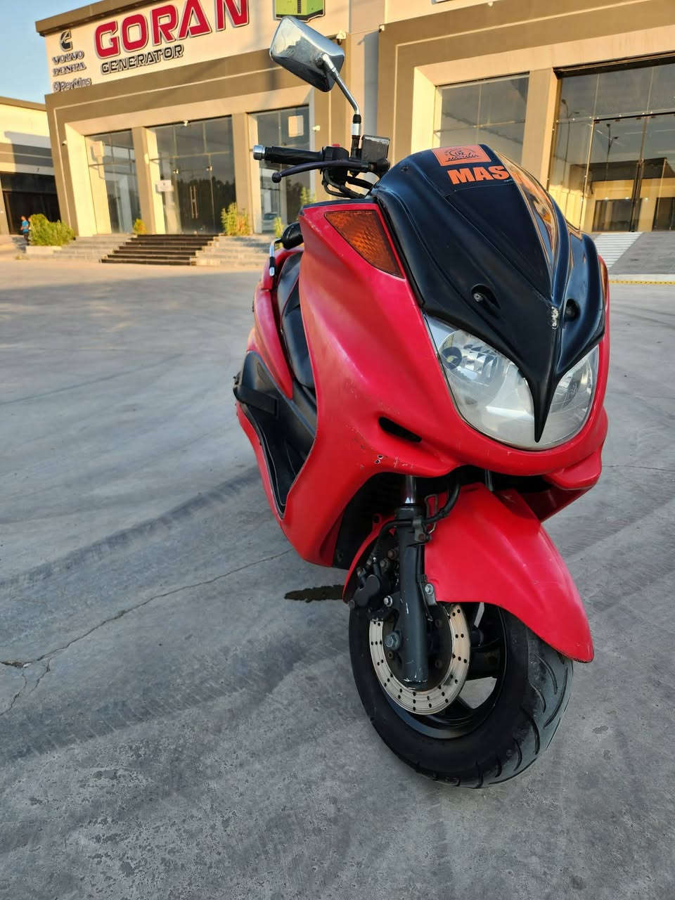 السلام عليكم ورحمة الله وبركاته 
شباب الماطور معروض للبيع 🏍️🏍️
نوع الدراجة ياماها ماجستا دبل رون
الدراجة شلعة ومعدل اتخبل 140 شرط
دراجة ناعسة ورزنة شرط طبة 
 موديل حديث 
الدراجة ماشيه 39 بلادي
المحرك شرط خير من الله ✔️
ماتصرف عليه ربع غير ال ((دهن))وال ((بانزين))
السعر بلاش /675 مجال بسيط حك الجيه للشراي 
مكاني موصل ايسر 
شباب رجاءً مايعجبك السعر اعبر المنشور وكلشي
اتلكي بلسوك
📞***********
الشراي يتصل بيك خير وادلل
