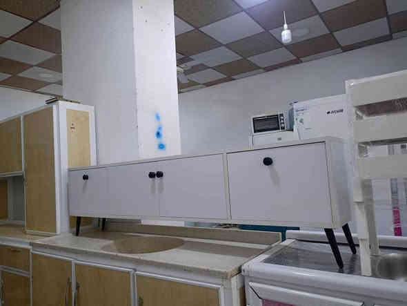 ئەم مێزە فوول دەسکردە وەک لۆک وایە هەفەتەیەکە بەکار هاتووە بۆ فرۆشتن ناونیشان کەلار بنكرد بەرامبەر بەڕابەرایەتی زانکۆی گەرمیان ***********
