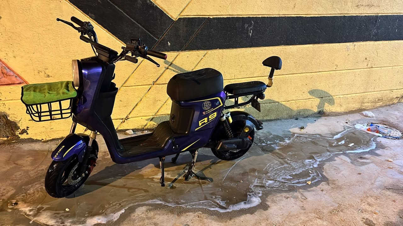 سلام عليكم دراجه شحن نوعيه R9 للبيع الدراجه فجئه وكفت للبيع السعر 450 مكان بصره ابو الخصيب التواصل واتساب فقط ***********
