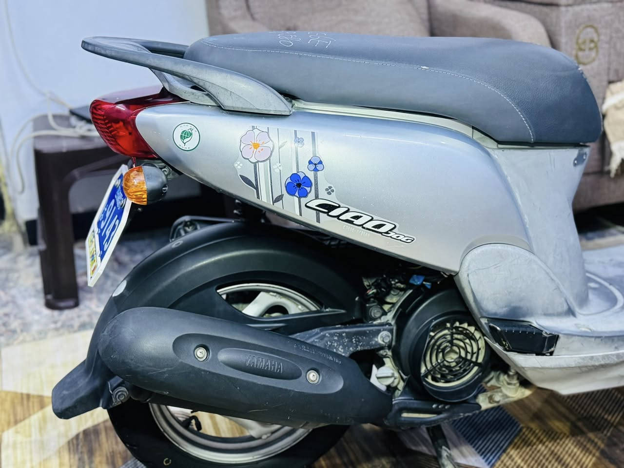 السلام عليكم شباب دراجه فله120 ياباني الدرجه كفاله جديده الون رصاصي او سلفر الدراجه كفاله عامه  اذه مفتوحه مكينه اذه كفر تجاري ترجعلي واني الممنون 
الدراجه ختم واحد كلها دشبول مميز لون وردي بلادي كهربائيات شغاله كله ( قبل فتره نازله من الرمبه ) ابيعلك اصولي من باب البيت 
 العنوان : بغداد حي الأمين الثانيه 
***********
